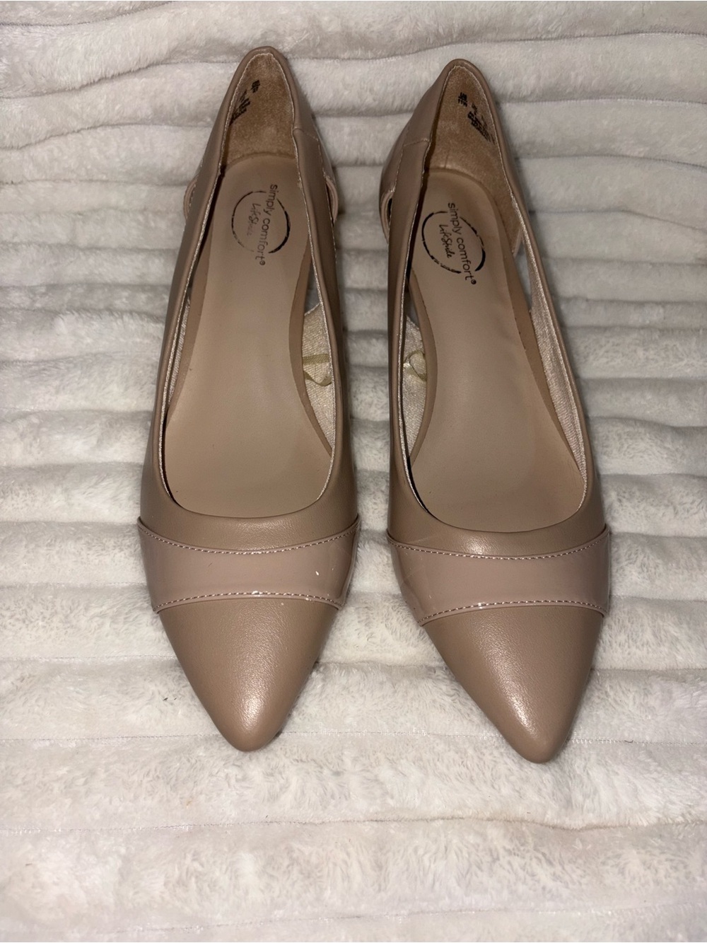 Life Stride Blush Pointed Toe Pumps 11W